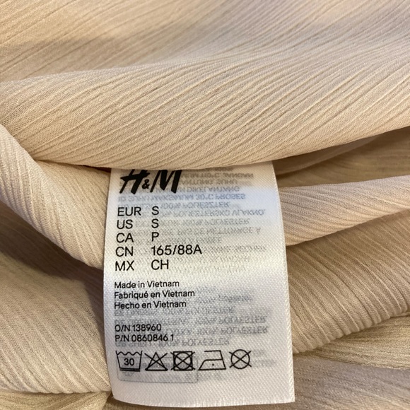 NWT H&M Blouse Sheer Ivory S Career Sexy. - Picture 8 of 10